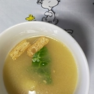 そば湯で豆腐と薄揚げの味噌汁